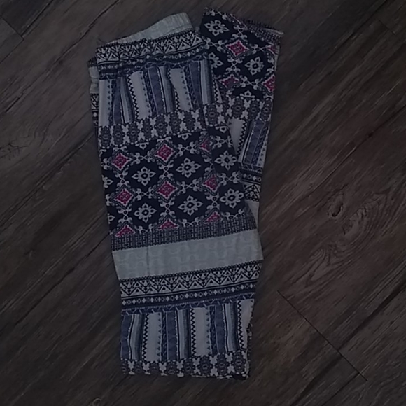 Pants - Picture 2 of 4